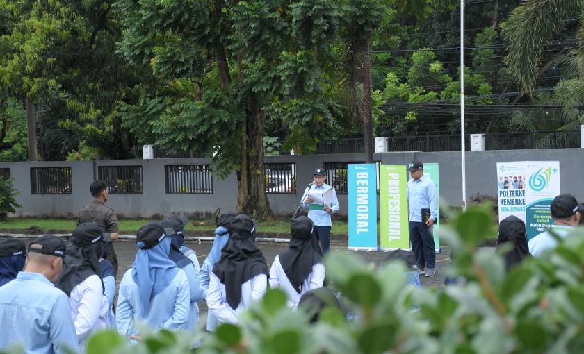 POLTEKKES KEMENKES BANJARMASIN Peringati HKN ke-61 dengan Upacara dan Layanan Kesehatan Terbuka untuk Umum